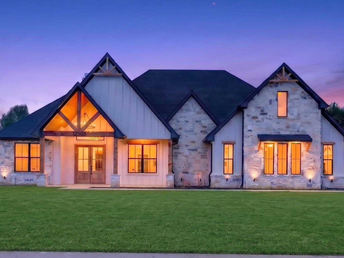 Luxury East Texas home at twilight