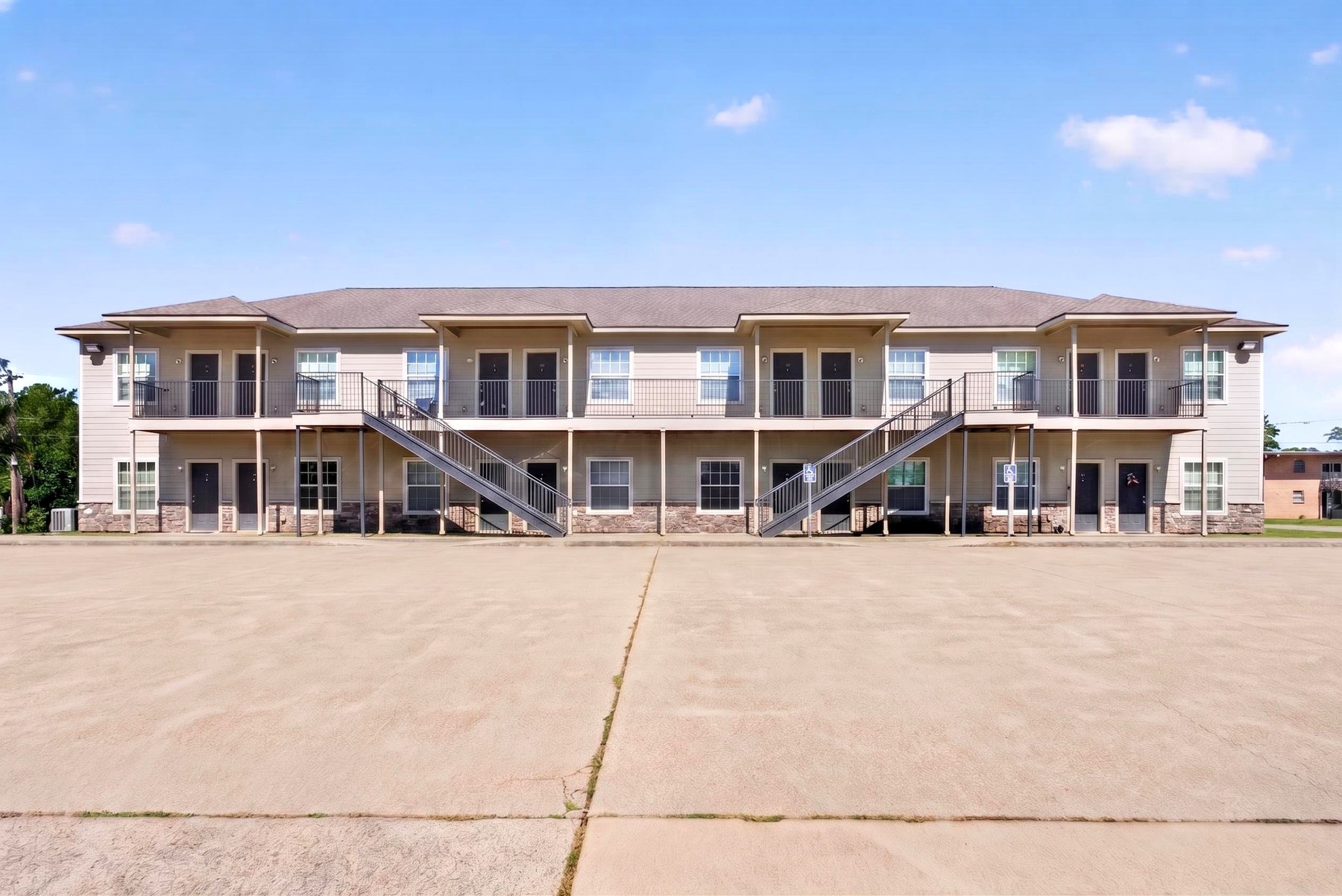 Exterior photography of a multifamily property in East Texas